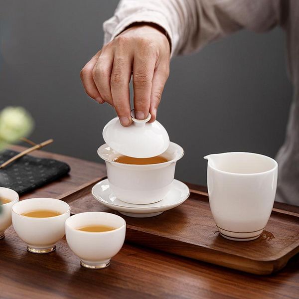 175 ml weißes Porzellan bemalte goldene überdachte Schüssel handgefertigte Keramik Tee Tasse Große Tee Herstellung Sancai bedeckte Schüssel Kung Fu Teeschale