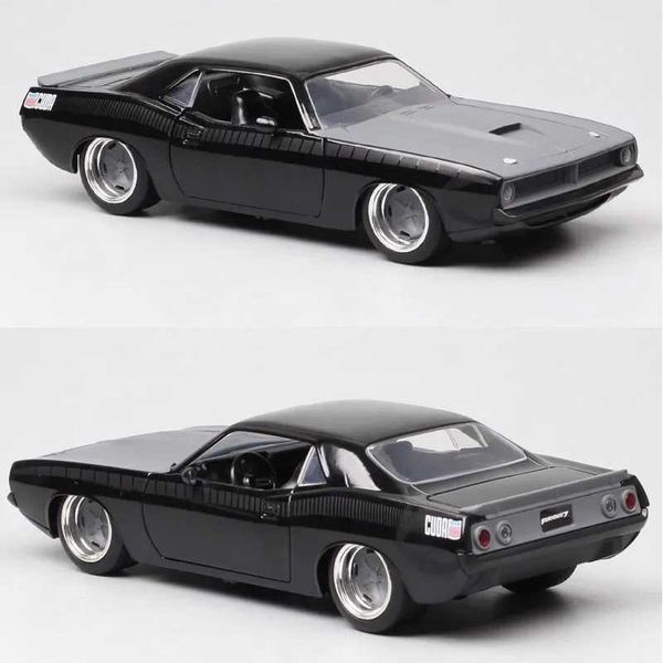 Modelo Diecast Cars 1 24 1973 Plymouth Barracuda escala vintage Diecast Toy Toy Veículo Metal Auto Muscle Carro Model Collectibles J18
