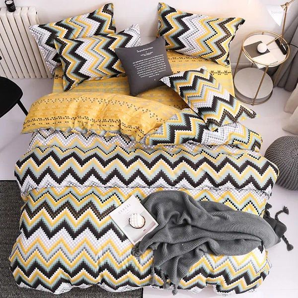 Conjuntos de roupas de cama Uso de dupla face Conjunto de 4pcs Padrões geométricos Contraste colorido colcha de travesseiro de capa Séas de cama de cama 3pcs