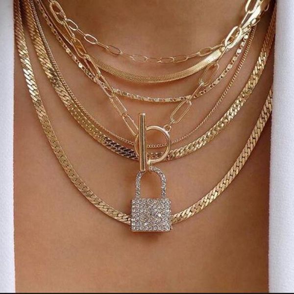 ECED OUT Pendant Lock Chain Halsketten Neue Modedesign Multi -Layer -Halskette für Mädchen Frauen Strass Hip Hop Schmuck Geschenk 1754