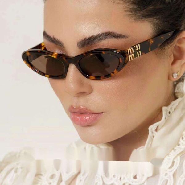 Солнцезащитные очки для женщины-дизайнера Miumu Sunglasses Woman 2 24 Man Oval Cat Eye солнцезащитные очки Muimiu Персонализированная тенденция высокая и высокая внешность для женских очков рамки