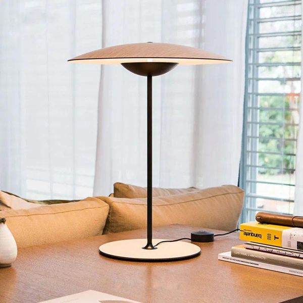 Tischlampen Spanische Ingwerlampe moderner nordischer Designer El Esszimmer Schlafzimmer Bettstudium Bambushut LED -Dekoration