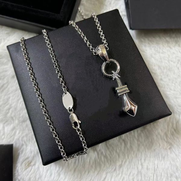 Projeto de colar de pingente de marca para homem de colares de prata feminino design vintage presente de longa cadeia amor
