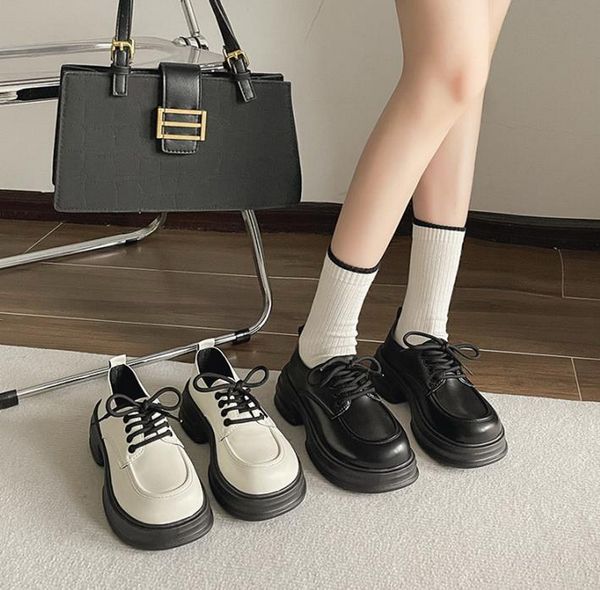 Dicke Sohlen, hochhackige Schuhe, Damen, neue schwarze Retro-Kleinlederschuhe, britischer Matsuke-Stil, dicker Boden, japanische Studenten-Spitzenleder-Plattform-Einzelschuhe
