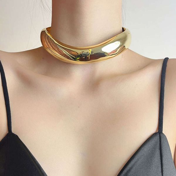 Collana girocollo in metallo minimalista con paesaggi freddi, edizione ampia, collana girocollo leggera, piccola e di fascia alta da donna