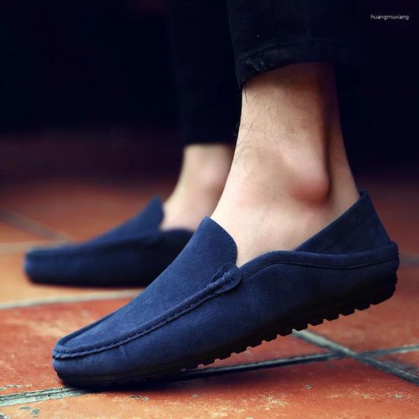 Scarpe casual Piselli Slip-On Versione coreana primaverile degli uomini di guida per giovani in pelle opaca pigra