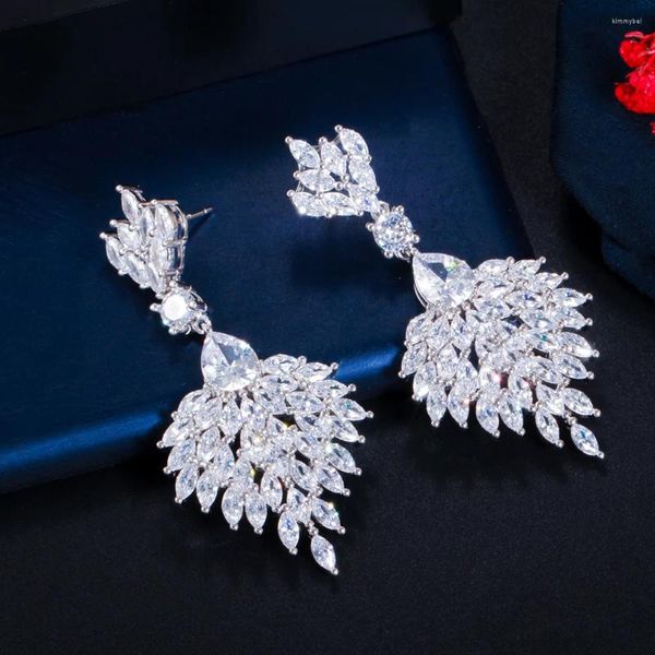 Orecchini pendenti ThreeGraces Sparkly Cubic Zirconia Forma di piuma Lunga goccia da sposa per le donne Gioielli di fidanzamento di moda E1169