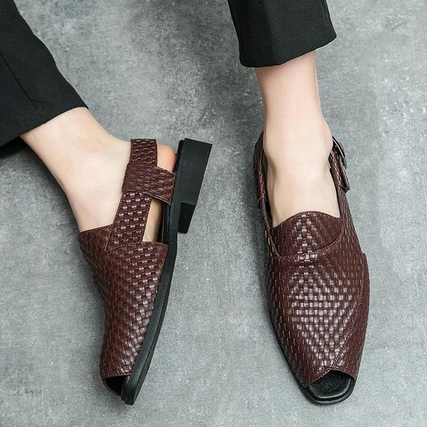 Elbise ayakkabıları erkekler için resmi deri deri kauçuk taban peep ayak parmağı toka kayış iş brogue oxfords derby ofis gündelik sandaletler