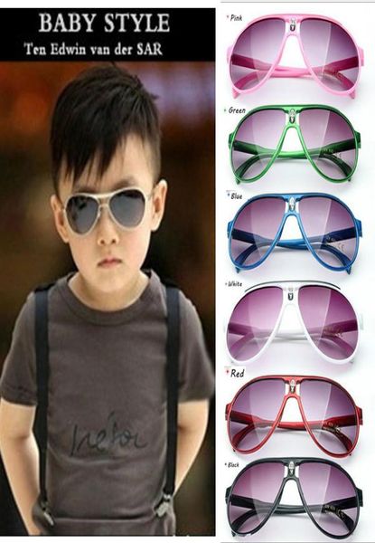 2017 Occhiali da sole per bambini Neonati maschi Fashion Brand Designer Occhiali da sole Occhiali da sole per bambini Giocattoli da spiaggia UV400 Occhiali da sole Sun Glasse8970413