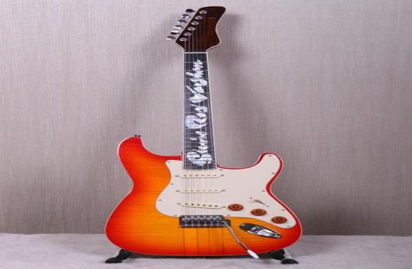 Custom Shop LTD 1984 Stevie Ray Vaughan Billy Gib SRV 001 Hamiltone Cherry Sunburst Chitarra elettrica Bookmatched Curly Maple Top3307040