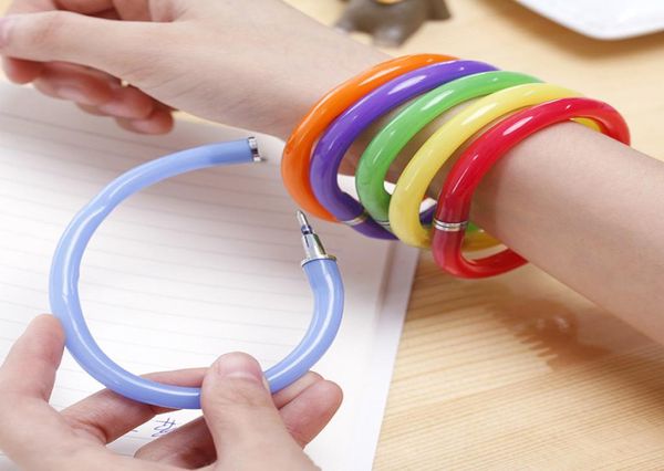 Novità in massa Penne a sfera Bracciale rigido Braccialetti Penne flessibili e carine Forniture per ufficio e scuola Regali divertenti per i bambini7560582