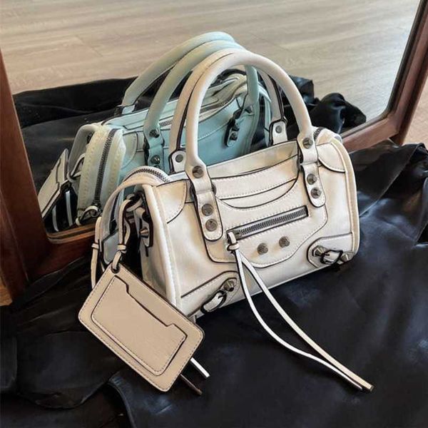 Borse firmate Borse firmate Clearance Signature Street Shooting Industria pesante Rivetto Locomotiva Borsa Fionda portatile Una spalla Diagonal Straddle Donna