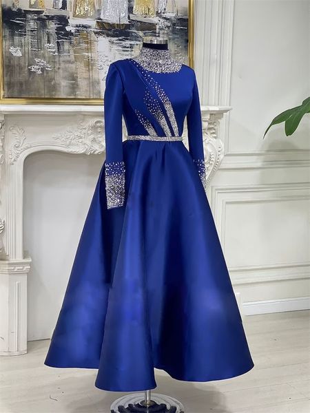 Königsblaue muslimische Ballkleider, Stehkragen, lange Ärmel, formelles Kleid in A-Linie, bodenlang, marokkanisches Kaftan-Abschlussballkleid