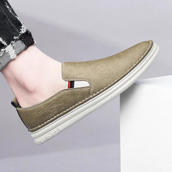 Casual Schuhe Leder Loafer Mans 2024 Marke Mode Designer Charms Männer Täglichen Pendeln Wohnungen Nicht-slip Fahren