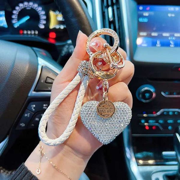 Брелки Ремешки для ключей Глиняный бриллиантовый брелок для ключей «Любовь» с шипами, кожаная веревка, трансграничный автомобильный брелок в форме сердца в форме сердца, женский изысканный кулон.J240330
