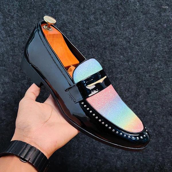 Sapatos casuais masculinos deslizamento na moda na moda festa de casamento sapato masculino confortável condução apartamentos mocassins clube mocassins