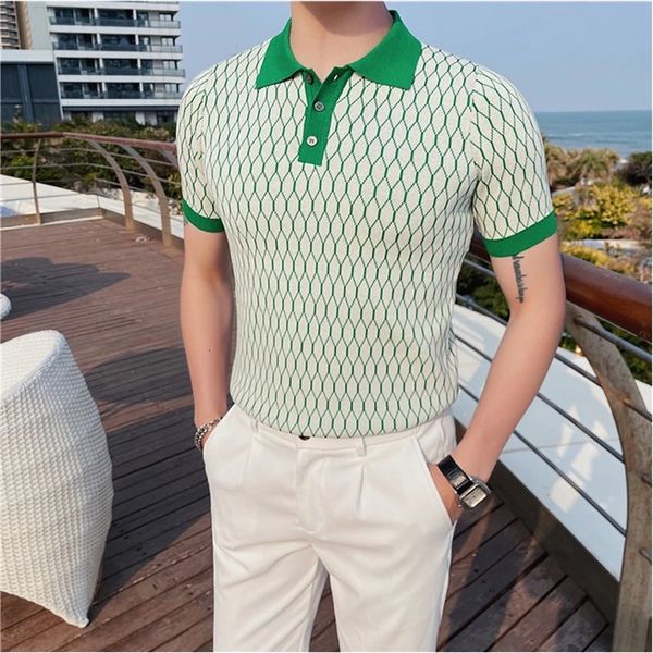 Hochwertiges britisches Retro-Mode-Poloshirt für Herren, Sommermode, Persönlichkeit, kariertes Kontrast-Jacquard-Strick-T-Shirt für Herren 240322