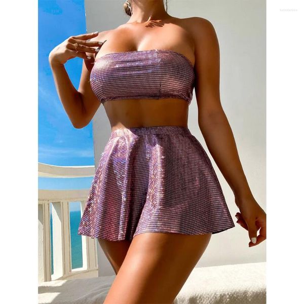 Costumi da bagno da donna Bikini 3 pezzi viola lucido 2024 Costume da bagno dorato da donna con gonna con spalle scoperte Costume da bagno estivo da spiaggia senza schienale