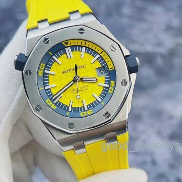 Elegante orologio da polso AP Royal Oak serie 15710ST raro giallo limone e blu abbinato a un orologio meccanico automatico in acciaio di precisione da 300 metri per immersione profonda