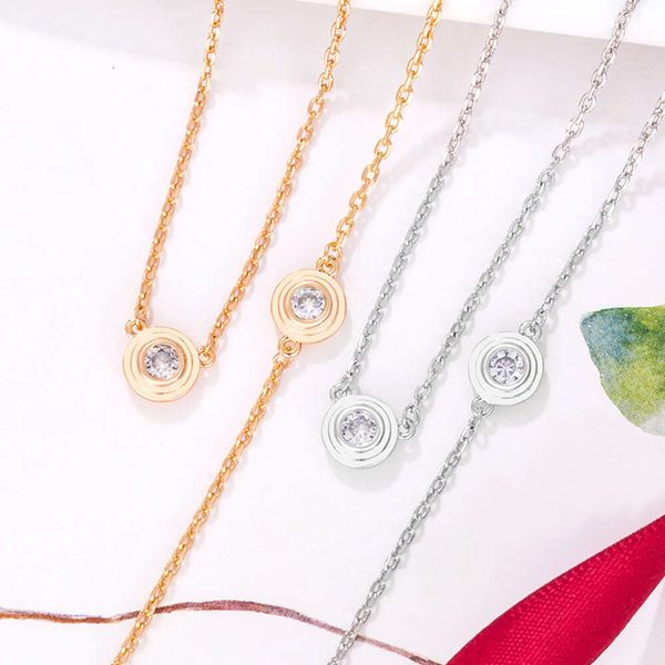 Collana con diamanti in oro 18 carati, pendente semplice in stile UFO, nobile e generoso, che raggiunge il tuo temperamento elegante