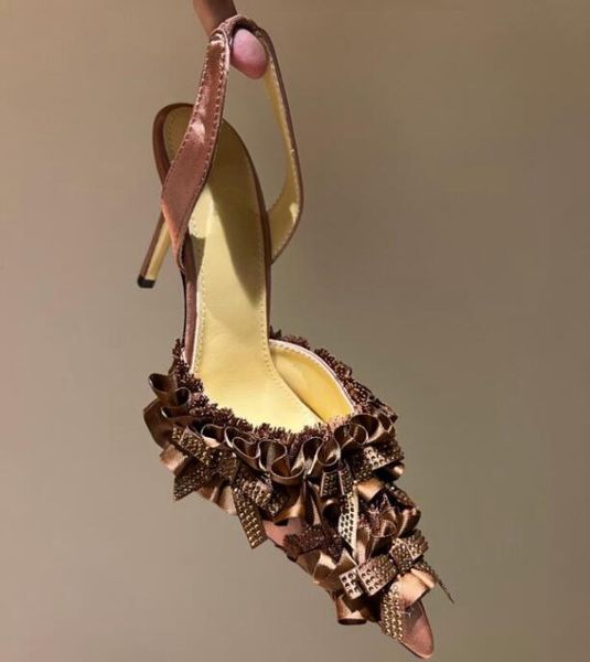 2024 SANDÁLIAS CLÁSSICAS Sandálias de cetim pontiagudas Slingbacks Bowtie Bombas Cristal-suower Sapato de salto alto 8,5 cm Mulheres Designer Party Wedding Shoes
