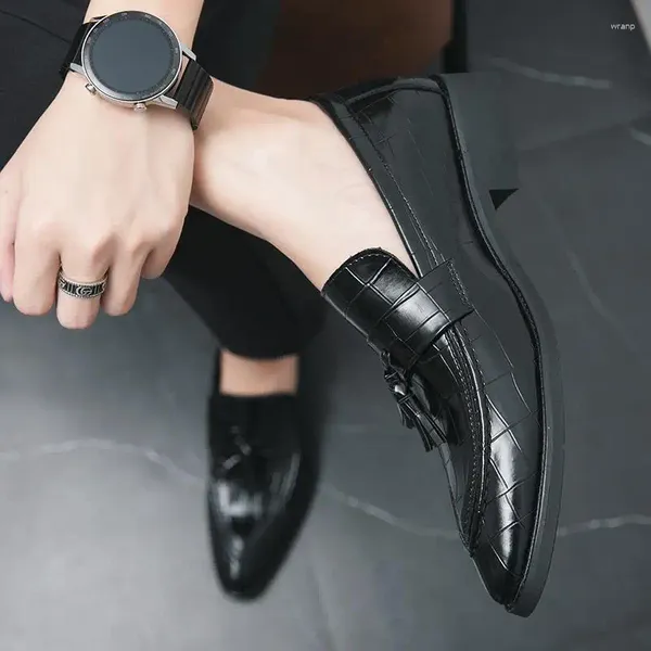 Sapatos de vestido de couro masculino inverno negócios formal desgaste genuíno casual estilo britânico na moda noivo terno de casamento jovem