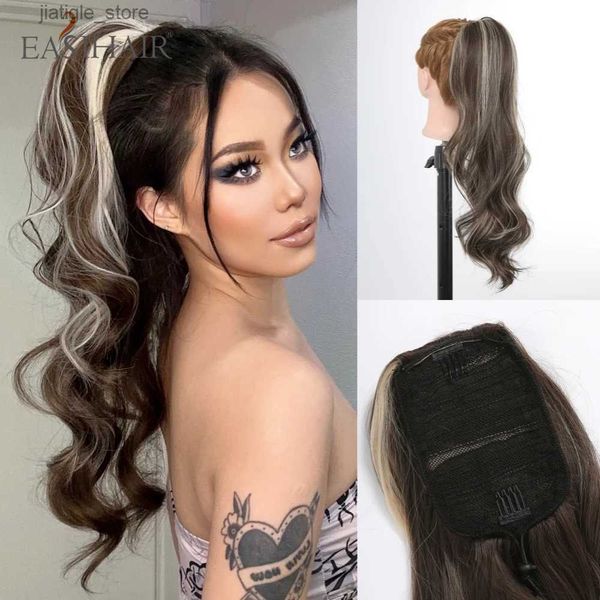 Synthetische Perücken Pferdeschwanzhaars synthetische lange wellige Drawschnellstring -Pony -Schwanz für Frauen braun mit blonden Highlights Ponytail Perücken Haarstück Y240401