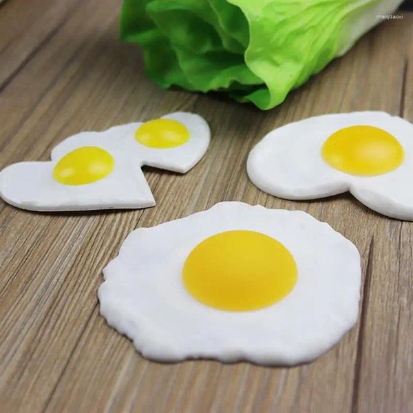 Fiori decorativi 3 pezzi cibo artificiale simulato cuore uovo fritto modello di visualizzazione scherzo prop