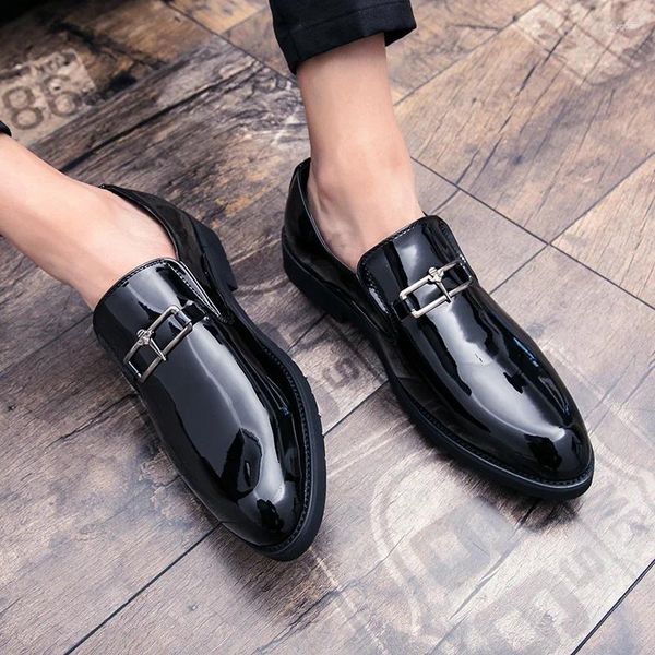 Scarpe casual stile coreano uomo affari matrimonio abito formale pelle verniciata nera slip-on oxford scarpe mocassini estivi da uomo