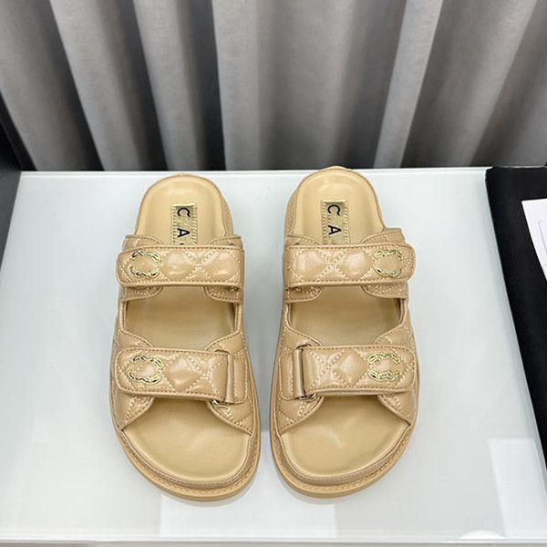 Chinelos de moda de alta qualidade Designer Sandálias Chinelos Couro Genuíno Preto Branco Mulheres Homens Front Strap Beach Sliders Moda Verão Sapatos Clássicos Tamanho 35-42 A10