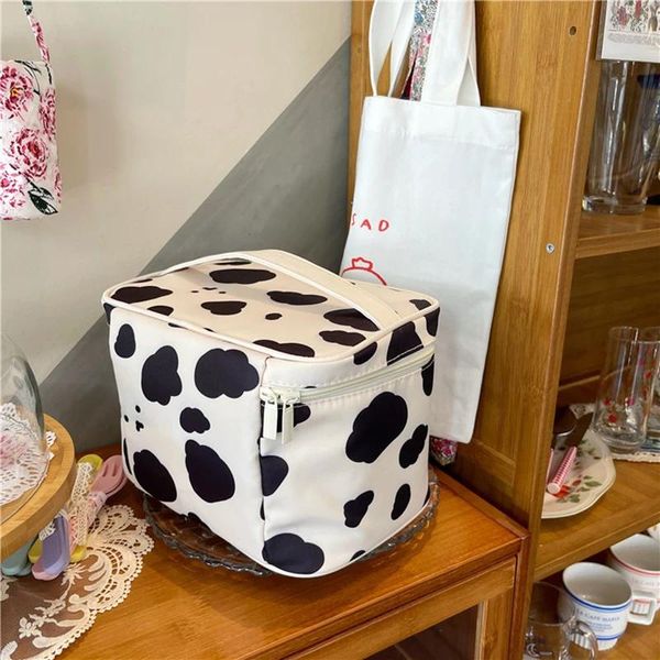 Borse portaoggetti 1 pz modello di mucca coreana organizzatore da viaggio da toilette borsa per trucco da donna custodia cosmetica portatile custodia da esterno per la casa