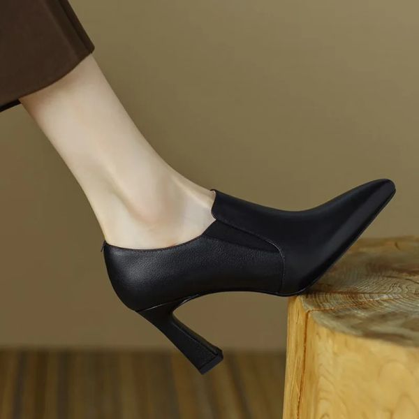 Botlar Kadın Çıplak Botlar 2023 Bahar Yeni Tasarımcı Ayakkabı Smed Toe High Tooels Ayakkabıları Kadın Stilettos Saç Pompalar 1083N