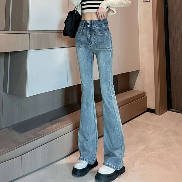 Jeans micro svasati per la primavera femminile e estate nuovi glutei sollevamenti e pantaloni sfacciati in denim denim femminile a doppio petrolio.