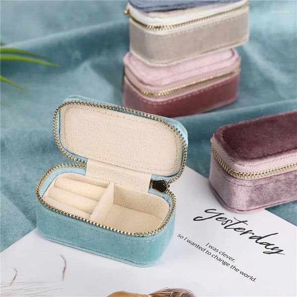 Kosmetiktaschen 1 stücke Tragbare Mini Samt Wasserdicht Schmuck Tasche Ring Box Ohrringe Lagerung Verpackung Ohrring Halter Geschenke