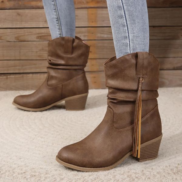 Botas Mulheres Vintage Brown Brown Western Cowboy Boots Autumn Winter Tassel PU Couro Botas de tornozelo Ladies Plasreed Highheelted Botfalt Boot