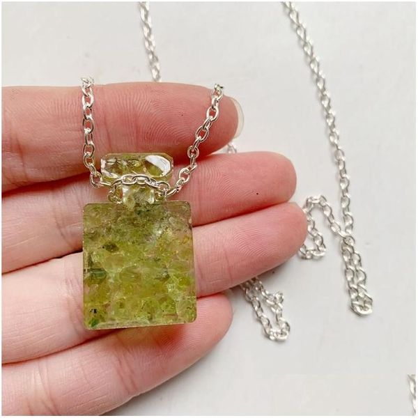 Collane con ciondolo Perline di cristallo peridoto naturale Collana di energia orgonica Olivina Pietre burattate Chip Bottiglia di pietra Resina 1Pcpendente Goccia Dhwmd