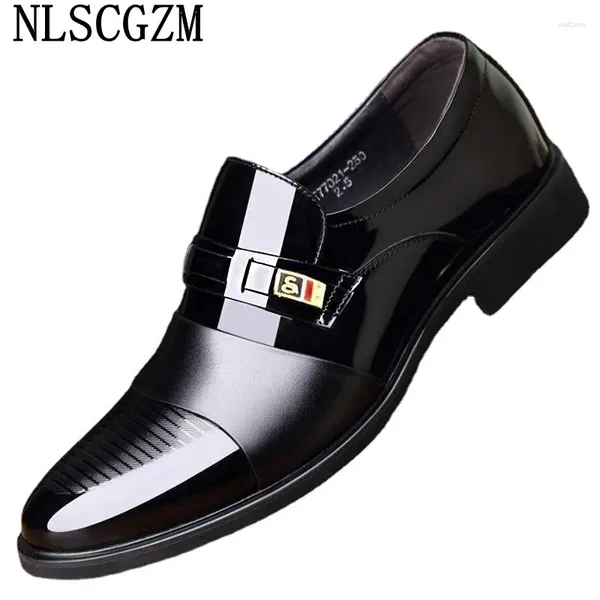 Kleidschuhe Büro 2024 Oxford für Männer Braun Italiano Lackleder Lässige klassische Loafers Slip On Coiffeur