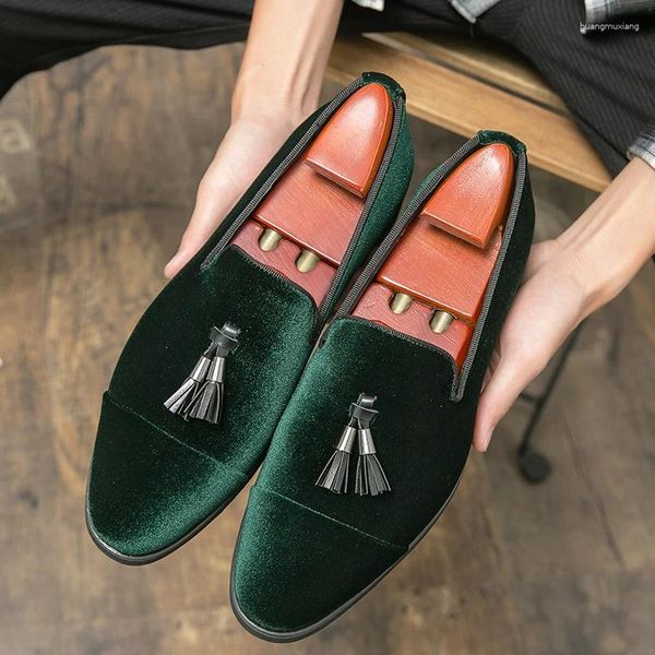 Sapatos casuais de alta qualidade deslizamento-em mocassins verdes borla mocassim de couro macio apartamentos andando homens nubuck