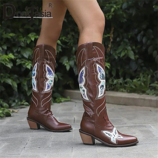 Stiefel brandneue Damen Vintage Cowboy Boots Mode Butterfly Schlangenvenen Chunky Heel Frauenstiefel Western Rodeo Cowgirl Schuhe Frau Frau