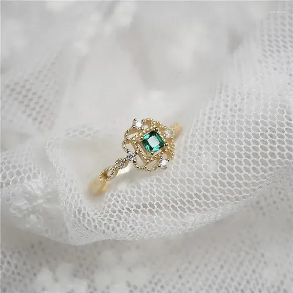 Кольца кластера, японское легкое роскошное изумрудное кольцо, женское позолоченное полое кружево, дизайн, европейский и американский подарок на указательный палец