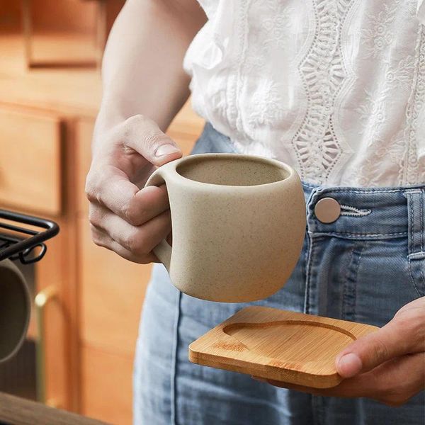 Tazze Tazza da caffè in ceramica vintage piattino Arte moderna Espresso Coppia regalo Tazza da ufficio Fine Tea Amico Decorazione domestica Nordic