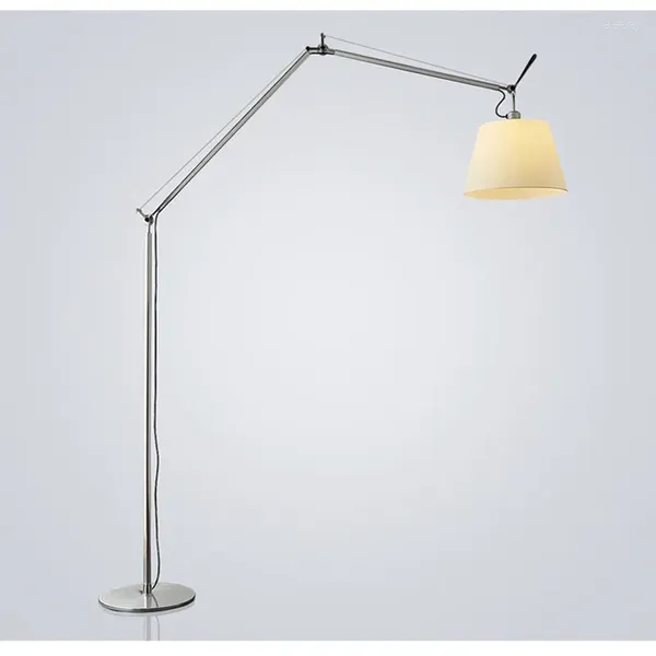 Lâmpadas de assoalho Nordic Standing Lamp Design Swing Arm Minimalista Canto Metal Estudo Estúdio Sala de estar