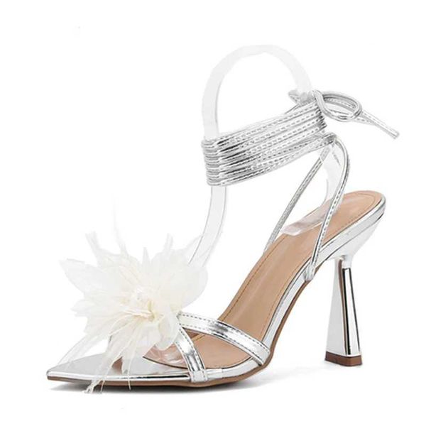 Kleidschuhe Neue Mode Perle Blume Frauen Knöchelriemen Sandalen Sexy Zehen Kreuz Gebunden High Heels Hochzeit Prom Schuhe Lila Silber H240401UTH4