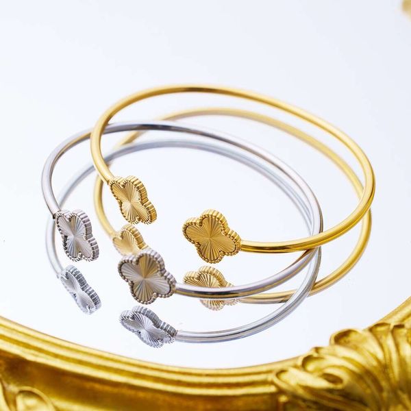 Nuovo braccialetto Van A Motifs placcato oro classico quadrifoglio designer polsino eleganti braccialetti aperti bracciali per donne e ragazze marchio amore gioielli di moda
