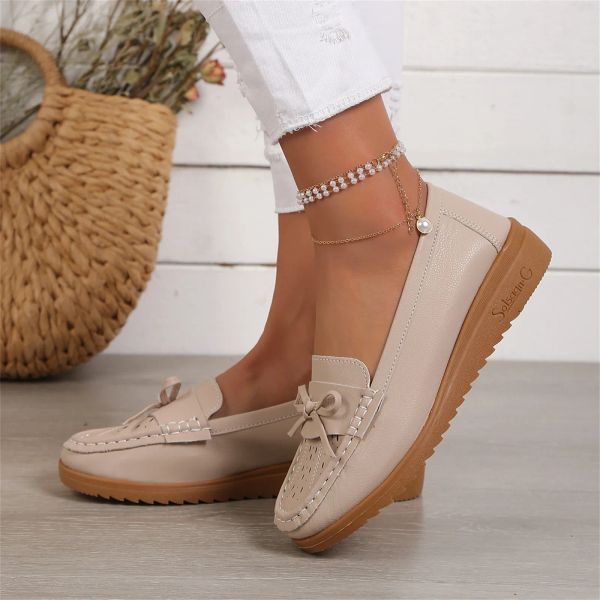 Sapatos de couro arco arco liso tênis feminino tênis tênis fáceis em sapatos fora de cor sólida colo respirável hollow raso sapato externo planos externos