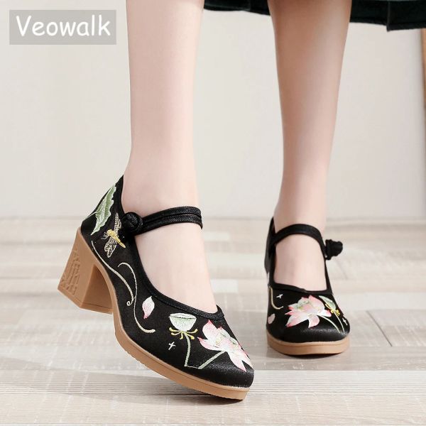 Bombas Veowalk estilo chinês Mulheres 6 cm de alto bloco de algodão sapatos de tecido de algodão confortável Senhoras bombas de fantasia bordadas casuais