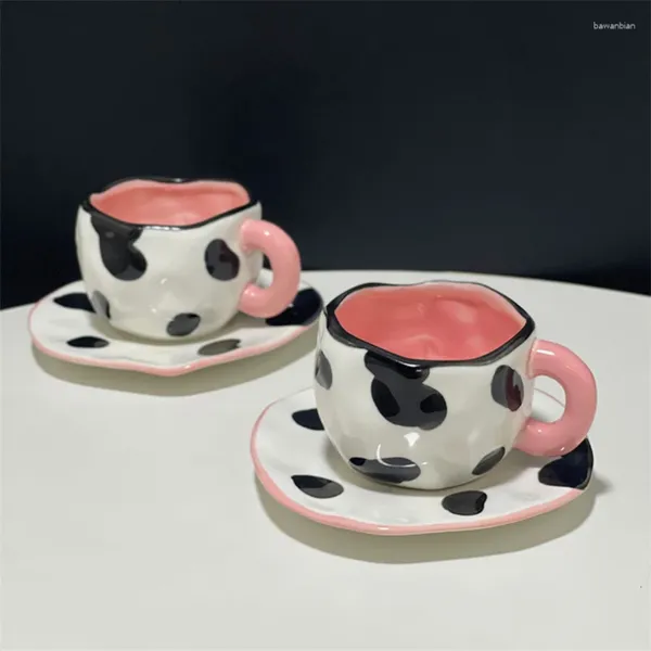 Tazze in stile coreano carino dipinto a mano tazza di ceramica da latte impastato a mano creativo caffè irregolare tè pomeridiano e piattino vestito