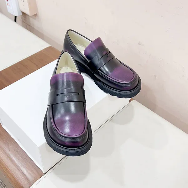 Sapatos casuais manchando mocassins de couro para mulheres deslizamento confortável na moda plana com estilista primavera outono