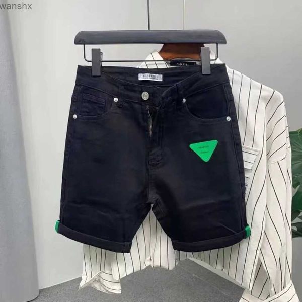 Jeans masculinos recém-chegados estilo coreano roupas denim luxo masculino ultra-fino jeans verão moda 2023 couro preto remendo denim shortsL2404