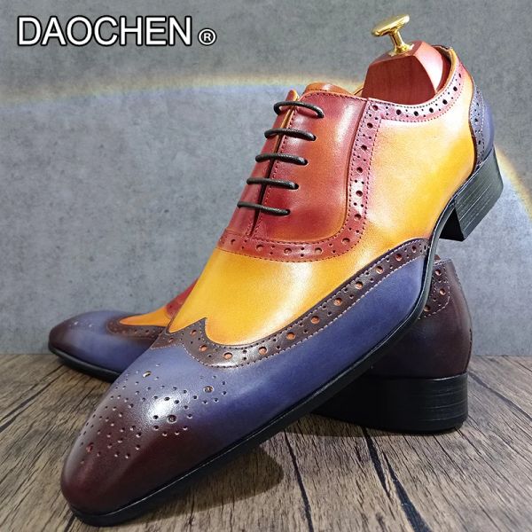 Stiefel Modedesign Männer Lederschuhe Schnürung spitzer Zehen Brogue Mix Farbe Freizeitkleid Mann Hochzeitsbüro Oxford Schuhe für Männer